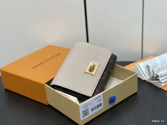 WALLET-12*9.5*2.5 cm LOUIS VUITTON VICTORINE 0630